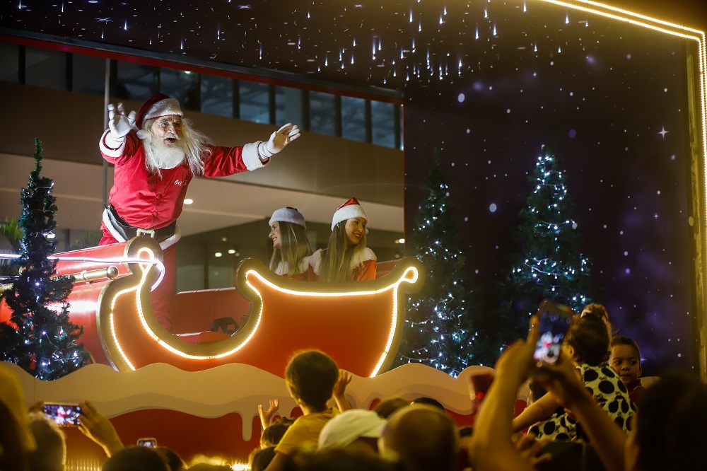 Caminhões iluminados da Caravana de Natal da Coca-Cola chegam a João Pessoa  nesta quinta-feira (01) – Turismo em foco – Tudo do turismo no Brasil e  Mundo